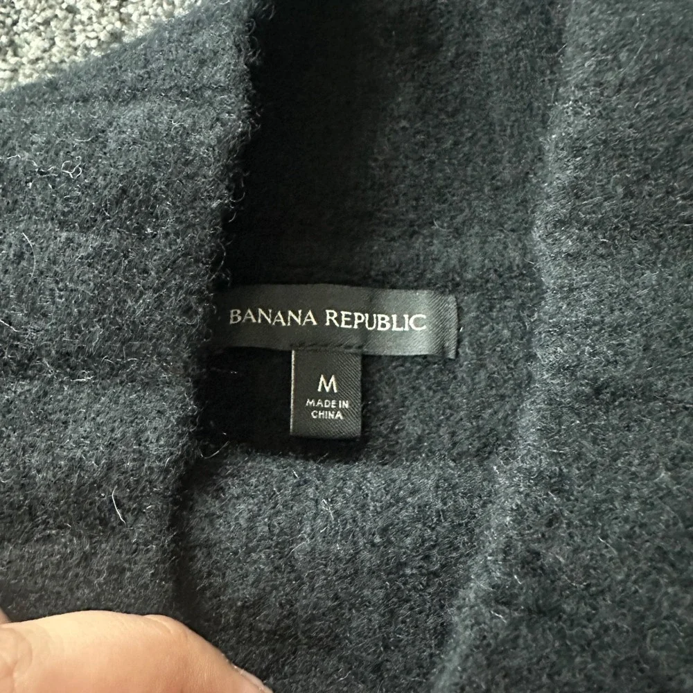 Banana Republic item description